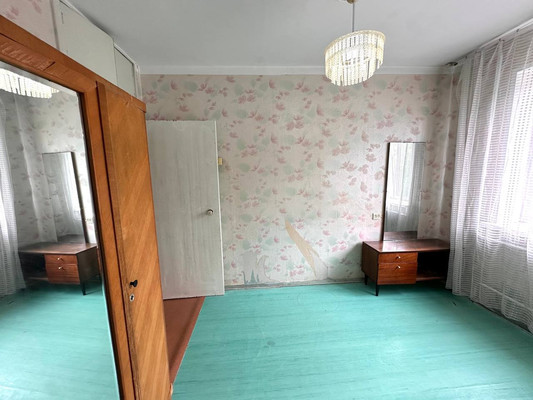 Продам трехкомнатную (3-комн.) квартиру, Солнечная ул, 15, Сосновоборск г
