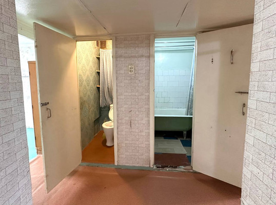 Продам трехкомнатную (3-комн.) квартиру, Солнечная ул, 15, Сосновоборск г
