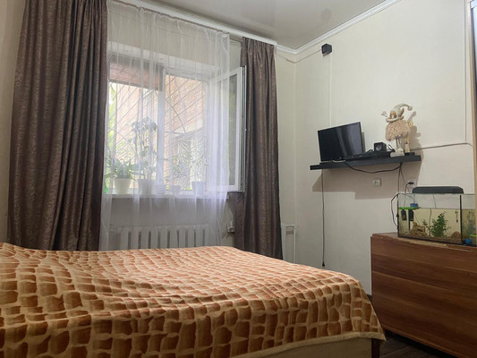 Продам трехкомнатную (3-комн.) квартиру, Казахская ул, 85к2, Ростов-на-Дону г