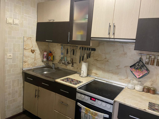 Продам трехкомнатную (3-комн.) квартиру, Казахская ул, 85к2, Ростов-на-Дону г