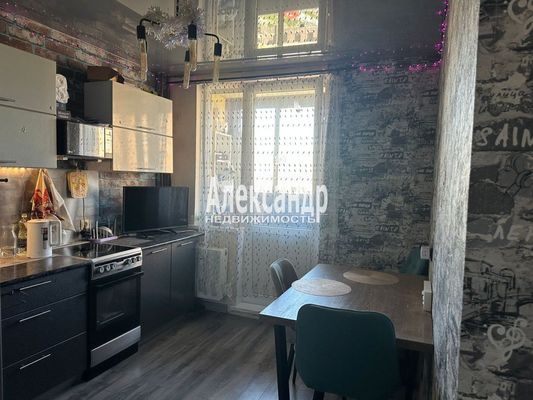 Продам однокомнатную (1-комн.) квартиру, Воронцовский б-р, 19к1, Мурино п