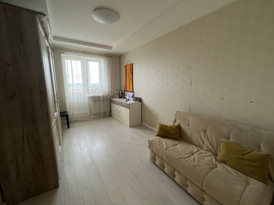 Продам двухкомнатную (2-комн.) квартиру, Молодежная ул, 27, Речицы с