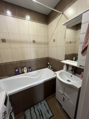 Продам двухкомнатную (2-комн.) квартиру, Молодежная ул, 27, Речицы с