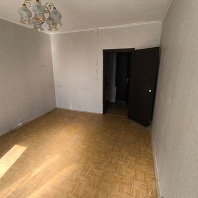 Продам однокомнатную (1-комн.) квартиру, Луганская ул, 1, Москва г