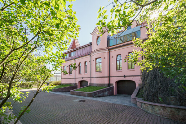 Продам многокомнатную квартиру, Приморский пр-кт, 14, Санкт-Петербург г