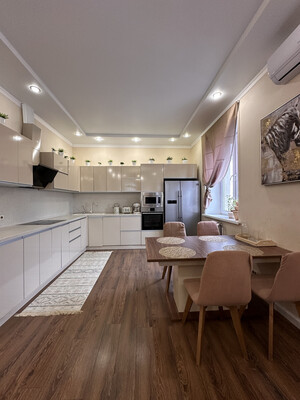 Продам трехкомнатную (3-комн.) квартиру, Водопроводная ул, 27, Киров г