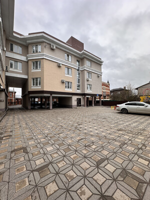 Продам трехкомнатную (3-комн.) квартиру, Водопроводная ул, 27, Киров г