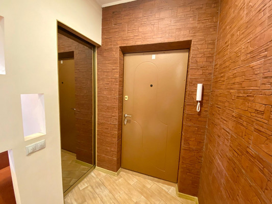 Продам трехкомнатную (3-комн.) квартиру, 339-й Стрелковой Дивизии ул, 31, Ростов-на-Дону г