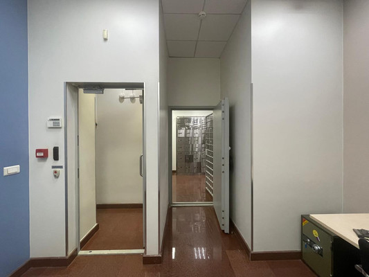 Продам торговое помещение 222,3 м2, Мира пр-кт, 124к8, Москва г