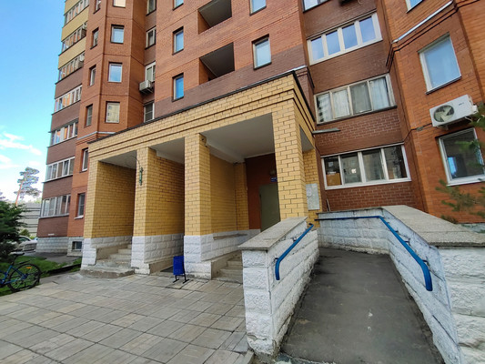 Продам трехкомнатную (3-комн.) квартиру, Мичурина ул, 27к2, Королев г