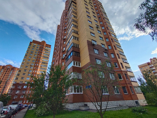 Продам трехкомнатную (3-комн.) квартиру, Мичурина ул, 27к2, Королев г