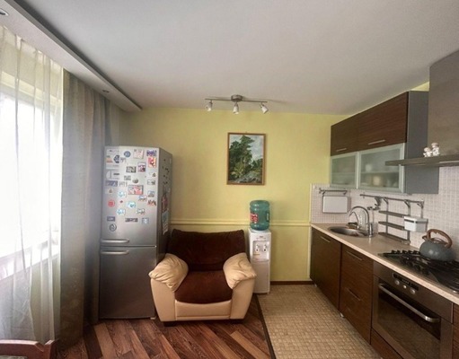 Продам трехкомнатную (3-комн.) квартиру, Таганрогская ул, 122, Ростов-на-Дону г
