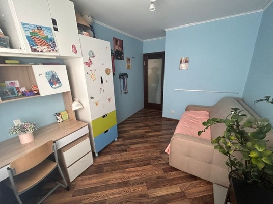 Продам трехкомнатную (3-комн.) квартиру, Таганрогская ул, 122, Ростов-на-Дону г