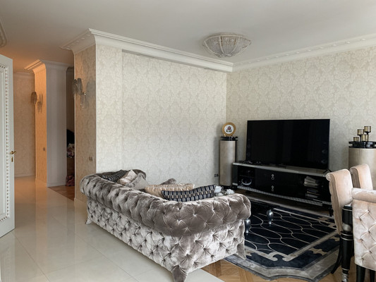 Продам трехкомнатную (3-комн.) квартиру, Маршала Катукова ул, 24к1, Москва г