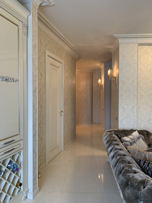 Продам трехкомнатную (3-комн.) квартиру, Маршала Катукова ул, 24к1, Москва г