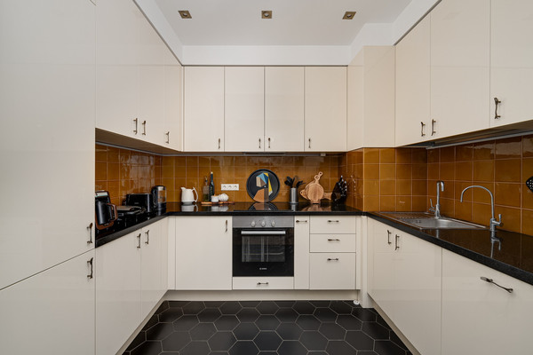 Продам двухкомнатную (2-комн.) квартиру, Можайское ш, 122, Кубинка г