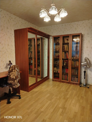 Продам двухкомнатную (2-комн.) квартиру, Беловежская ул, 83, Москва г