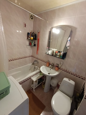 Продам двухкомнатную (2-комн.) квартиру, Красноярская ул, 3, Калининград г