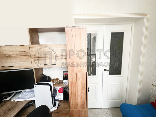 Продам двухкомнатную (2-комн.) квартиру, Космонавтов б-р, 17, Красногорск г