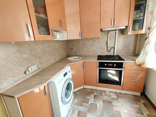 Продам двухкомнатную (2-комн.) квартиру, Ангарская ул, 69, Москва г
