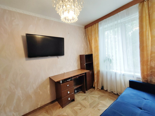 Продам двухкомнатную (2-комн.) квартиру, Ангарская ул, 69, Москва г