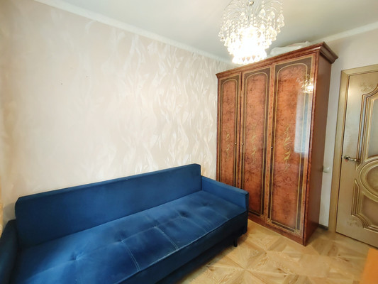 Продам двухкомнатную (2-комн.) квартиру, Ангарская ул, 69, Москва г