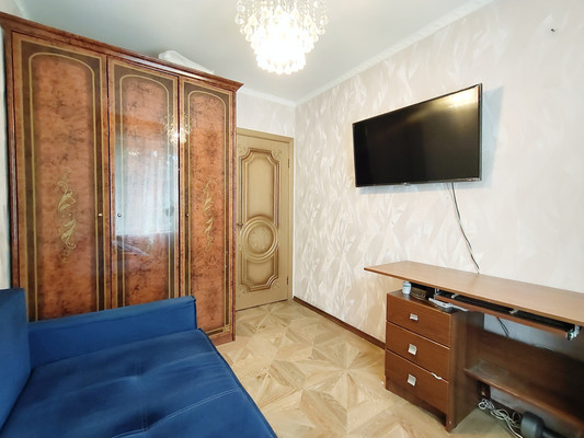 Продам двухкомнатную (2-комн.) квартиру, Ангарская ул, 69, Москва г