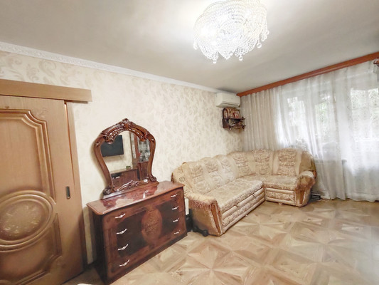 Продам двухкомнатную (2-комн.) квартиру, Ангарская ул, 69, Москва г