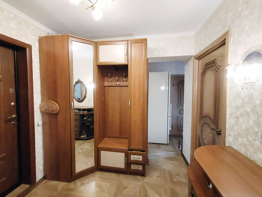 Продам двухкомнатную (2-комн.) квартиру, Ангарская ул, 69, Москва г