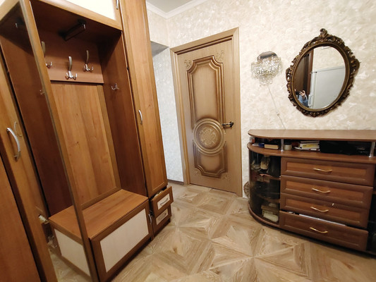 Продам двухкомнатную (2-комн.) квартиру, Ангарская ул, 69, Москва г