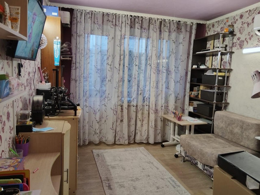 Продам трехкомнатную (3-комн.) квартиру, Сусанина ул, 61к2, Комсомольск-на-Амуре г