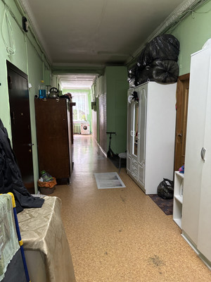 Продам 2-комн. в 7-комн. квартире, Большеохтинский пр-кт, 35к2, Санкт-Петербург г