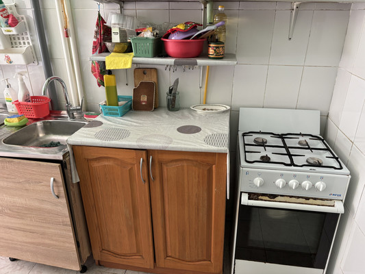 Продам 2-комн. в 7-комн. квартире, Большеохтинский пр-кт, 35к2, Санкт-Петербург г