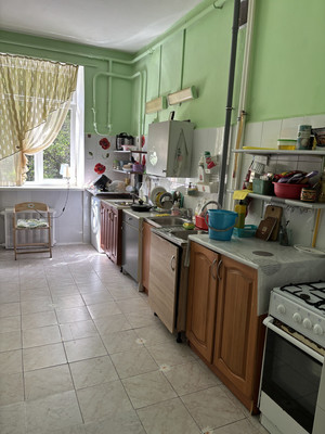 Продам 2-комн. в 7-комн. квартире, Большеохтинский пр-кт, 35к2, Санкт-Петербург г