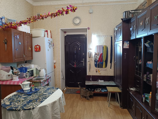 Продам 2-комн. в 7-комн. квартире, Большеохтинский пр-кт, 35к2, Санкт-Петербург г