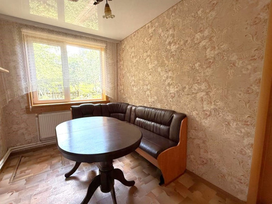 Продам трехкомнатную (3-комн.) квартиру, Соцгородок мкр, 31, Апшеронск г