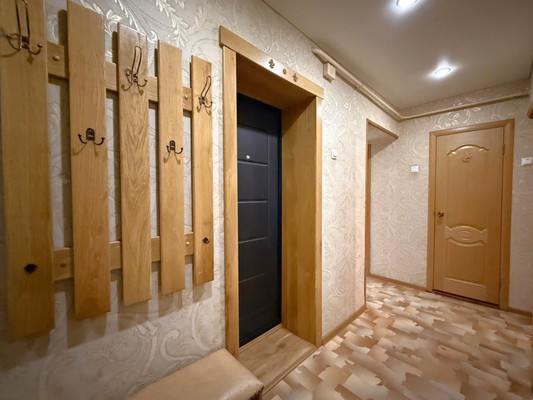 Продам трехкомнатную (3-комн.) квартиру, Соцгородок мкр, 31, Апшеронск г