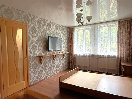 Продам трехкомнатную (3-комн.) квартиру, Соцгородок мкр, 31, Апшеронск г