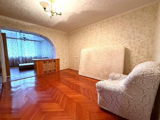 Продам трехкомнатную (3-комн.) квартиру, Соцгородок мкр, 31, Апшеронск г