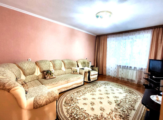 Продам двухкомнатную (2-комн.) квартиру, Ленина ул, 4, Апшеронск г