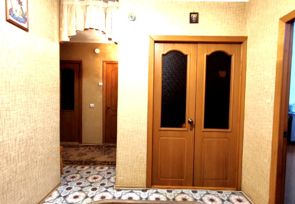 Продам двухкомнатную (2-комн.) квартиру, Ленина ул, 4, Апшеронск г