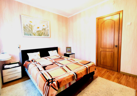 Продам двухкомнатную (2-комн.) квартиру, Ленина ул, 4, Апшеронск г