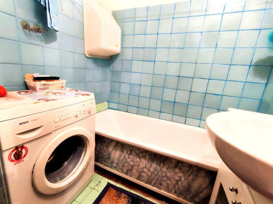 Продам двухкомнатную (2-комн.) квартиру, Ленина ул, 4, Апшеронск г