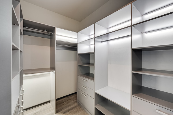 Продам двухкомнатную (2-комн.) квартиру, Можайское ш, 6к1, Москва г