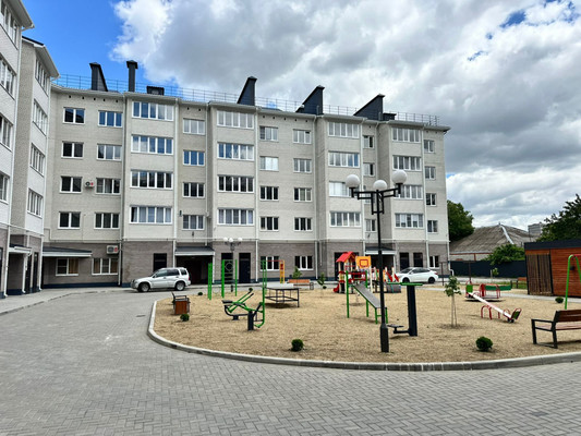 Продам торговое помещение 100,4 м2, Октябрьская ул, 74, Тихорецк г