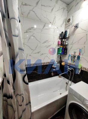 Продам двухкомнатную (2-комн.) квартиру, Водометный пер, 1, Красноярск г