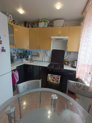 Продам трехкомнатную (3-комн.) квартиру, Карла Маркса ул, 57, Ишим г