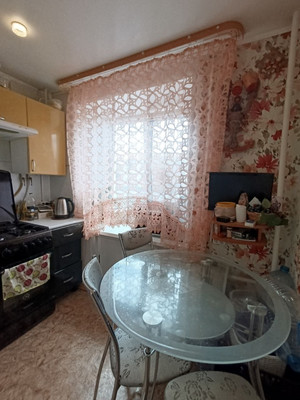 Продам трехкомнатную (3-комн.) квартиру, Карла Маркса ул, 57, Ишим г