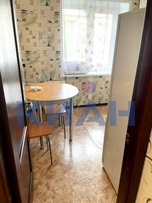 Продам двухкомнатную (2-комн.) квартиру, Аэровокзальная ул, 2кВ, Красноярск г