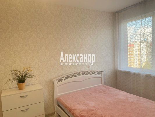 Продам комнату в 3-комн. квартире, Испытателей пр-кт, 15к1, Санкт-Петербург г